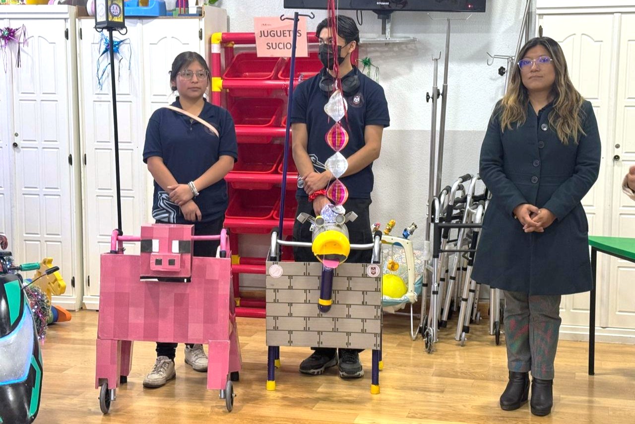 Estudiantes de Diseño Automotriz UATx apoyan al Hospital Infantil de Tlaxcala con la entrega de equipos tematizados